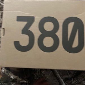 Yeezyboost 380